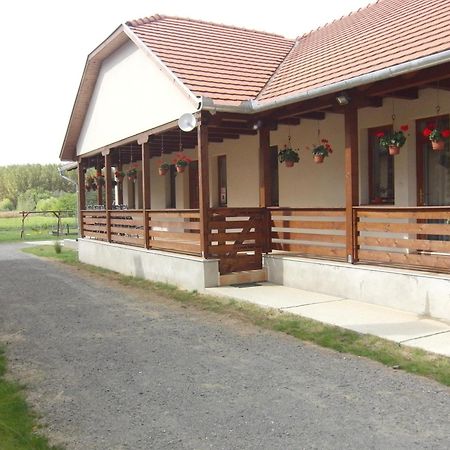 Kekszilva Vendeghaz Hotel Pap Exterior foto